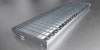 Standardowy stopień SERRATED z kraty zgrzewanej ocynkowany 002 100x50